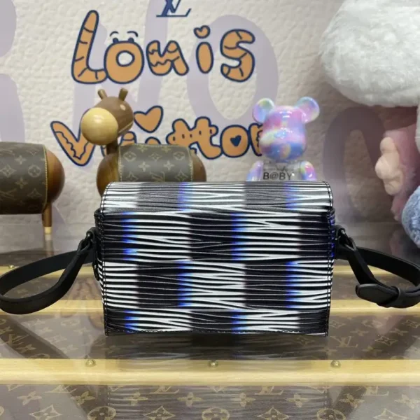 Louis Vuitton Steamer Wearable Wallet II - Image 6