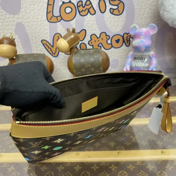 Louis Vuitton Pochette Voyage Brown - Image 4