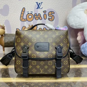 Louis Vuitton Trail Messenger Bag