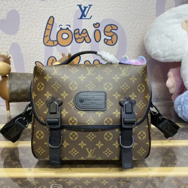 Louis Vuitton Trail Messenger Bag