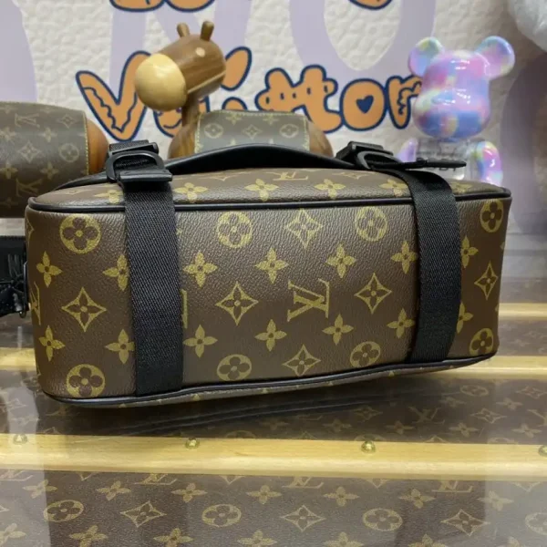 Louis Vuitton Trail Messenger Bag - Image 7
