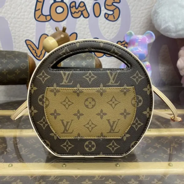 Louis Vuitton Around Me - Image 2