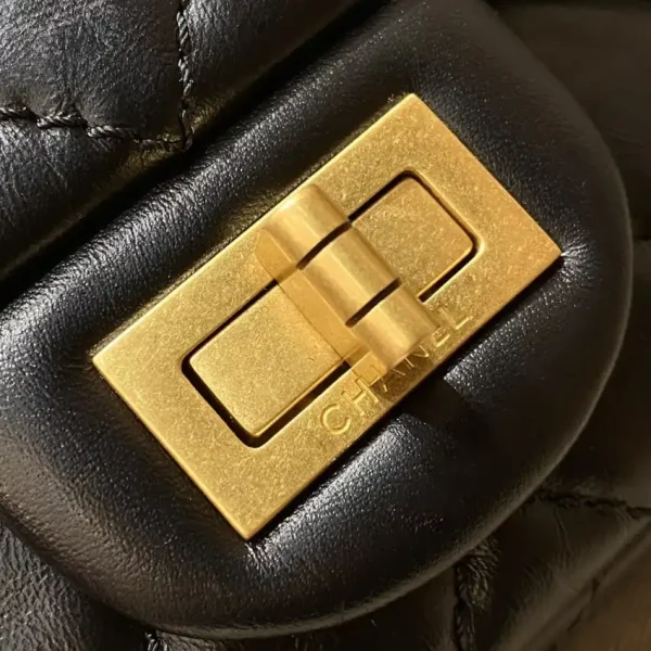 CHANEL 2.55 Bag Black - Image 6