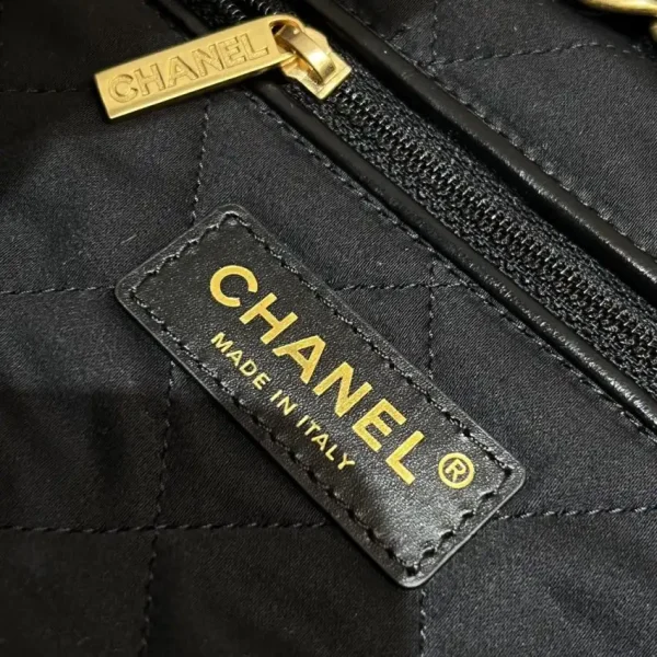 CHANEL 22  Medium Handbag Black - Image 6