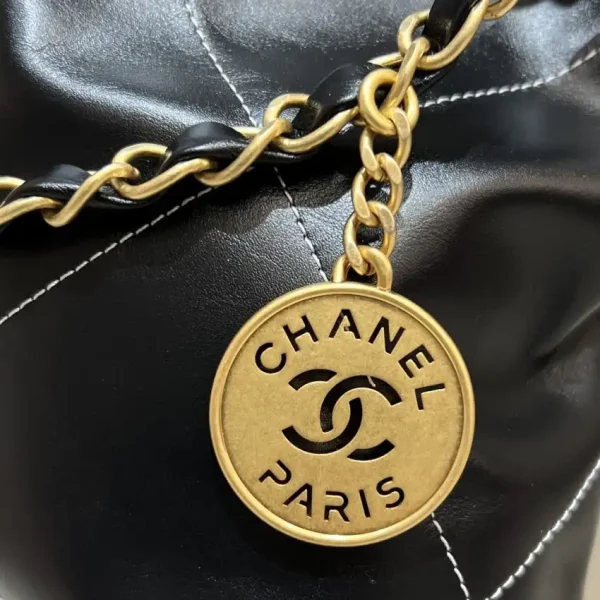 CHANEL 22  Medium Handbag Black - Image 7