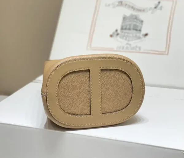 Hermes The Light Brown - Image 2
