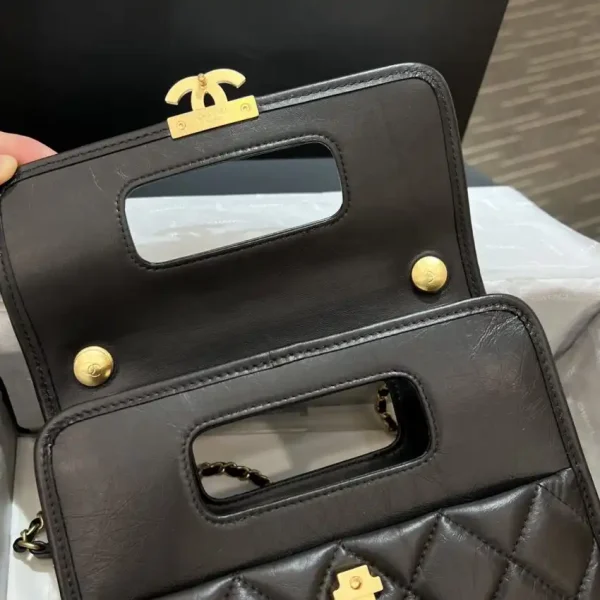 CHANEL 23s Clutch Bag - Image 9