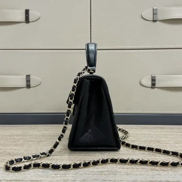CHANEL 23k Kelly Handle 21cm - Image 4
