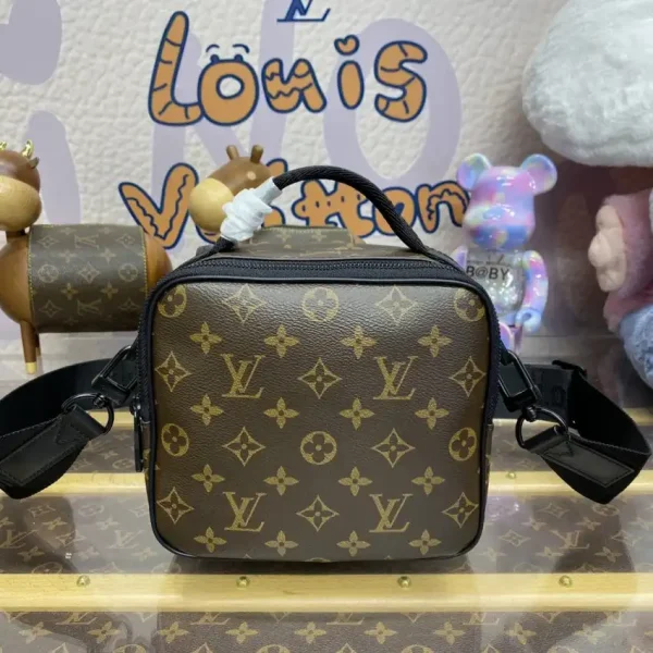 Louis Vuitton Quest Messenger - Image 3