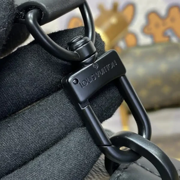 Louis Vuitton Quest Messenger - Image 6