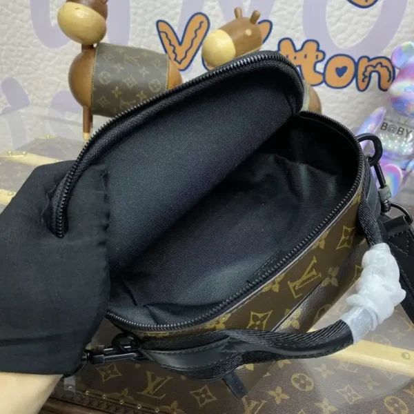 Louis Vuitton Quest Messenger - Image 11