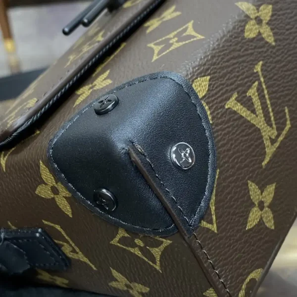 Louis Vuitton Steamer Wearable Wallet Brown - Image 6