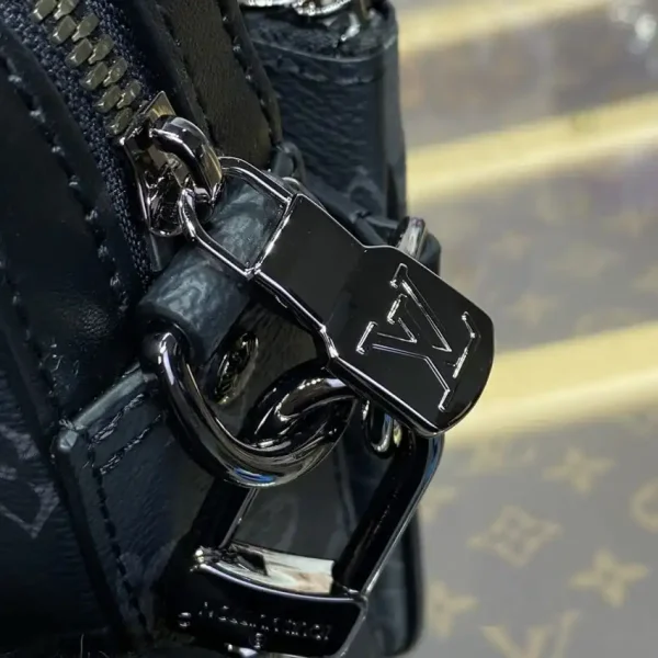 Louis Vuitton Trio Messenger Grey - Image 7