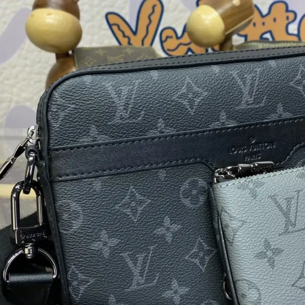 Louis Vuitton Trio Messenger Grey - Image 4