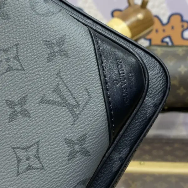 Louis Vuitton Trio Messenger Grey - Image 3