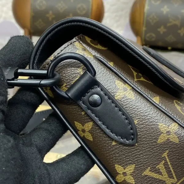 Louis Vuitton Messenger Brown - Image 3