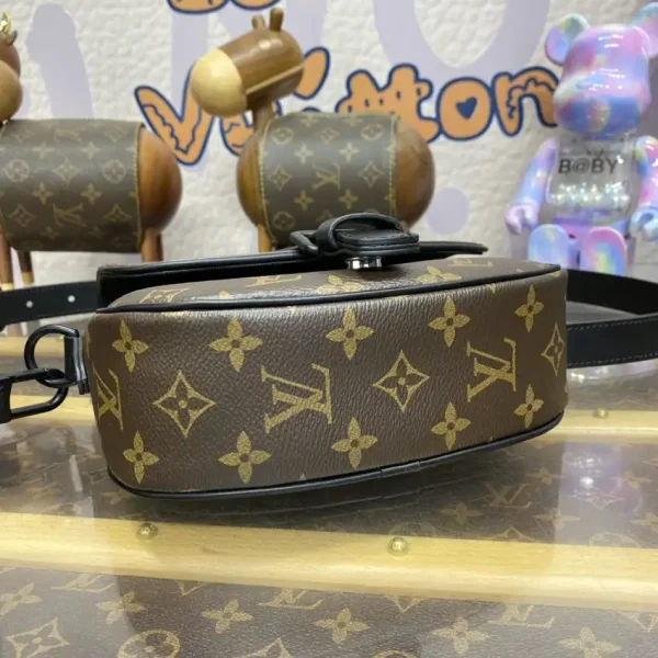Louis Vuitton Messenger Brown - Image 9