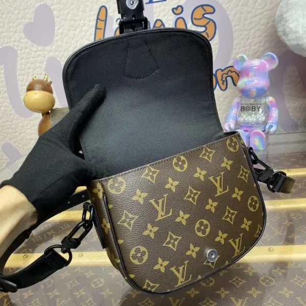 Louis Vuitton Messenger Brown - Image 2