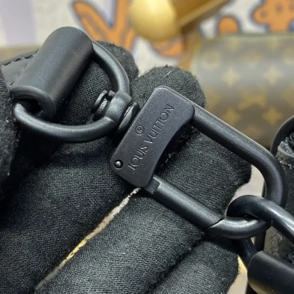 Louis Vuitton Messenger Black - Image 2