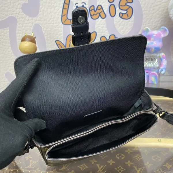 Louis Vuitton Montsouris Wearable Wallet - Image 2