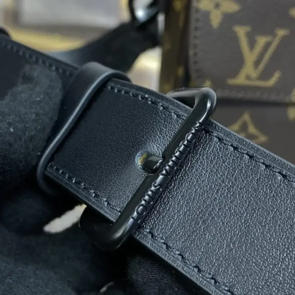 Louis Vuitton Montsouris Wearable Wallet - Image 4