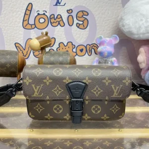 Louis Vuitton Montsouris Wearable Wallet