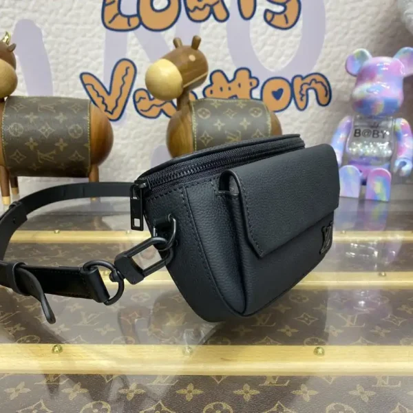 Louis Vuitton Pilot Wearable Wallet Black - Image 4