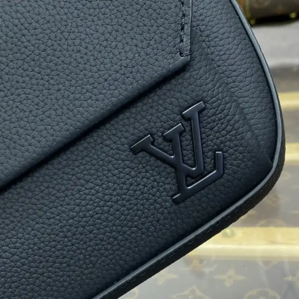 Louis Vuitton Pilot Wearable Wallet Black - Image 2