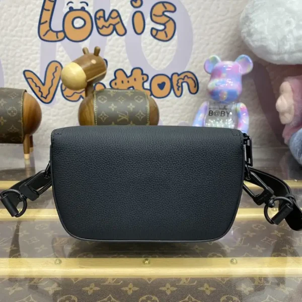 Louis Vuitton Pilot Wearable Wallet Black - Image 7