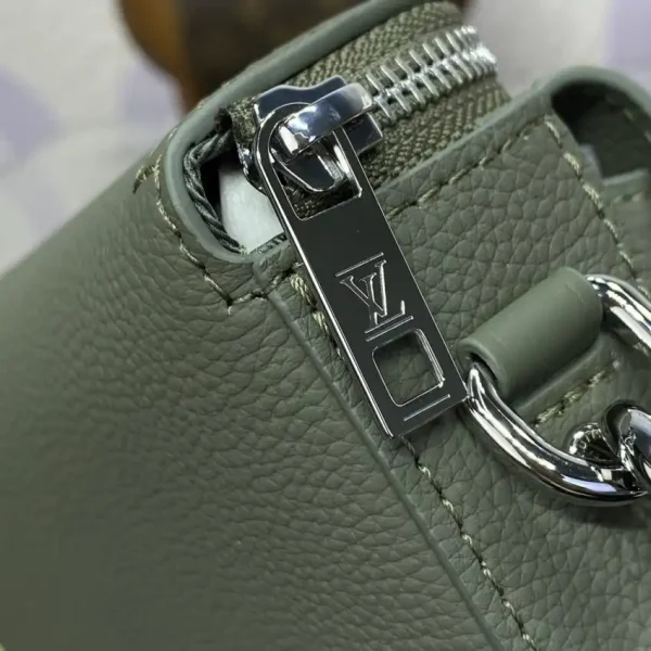 Louis Vuitton Pilot Wearable Wallet Green - Image 4