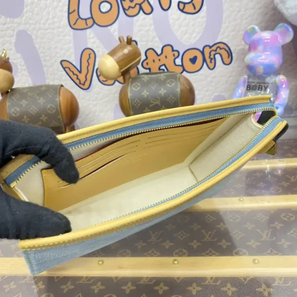 Louis Vuitton Pochette Voyage Denim - Image 6