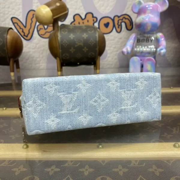 Louis Vuitton Pochette Cosmétique Denim - Image 4