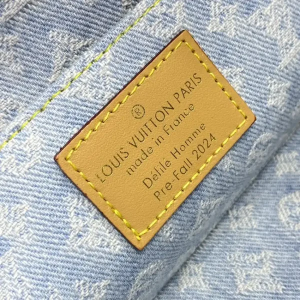 Louis Vuitton Pochette Cosmétique Denim - Image 5