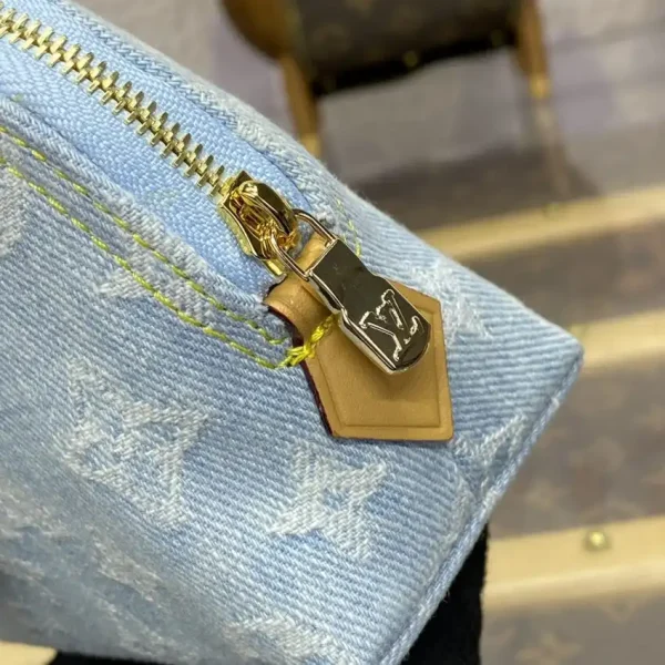 Louis Vuitton Pochette Cosmétique Denim - Image 7