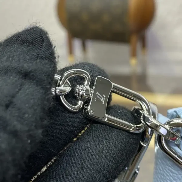 Louis Vuitton Multi Pochette Accessoires Light Blue - Image 9