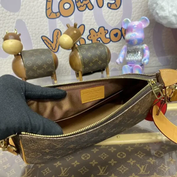 Louis Vuitton Pochette Accessoires Bag - Image 4
