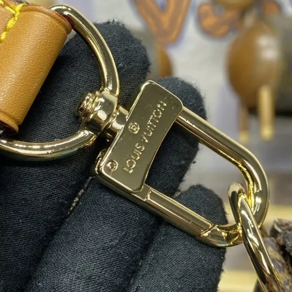 Louis Vuitton Pochette Accessoires Bag - Image 5