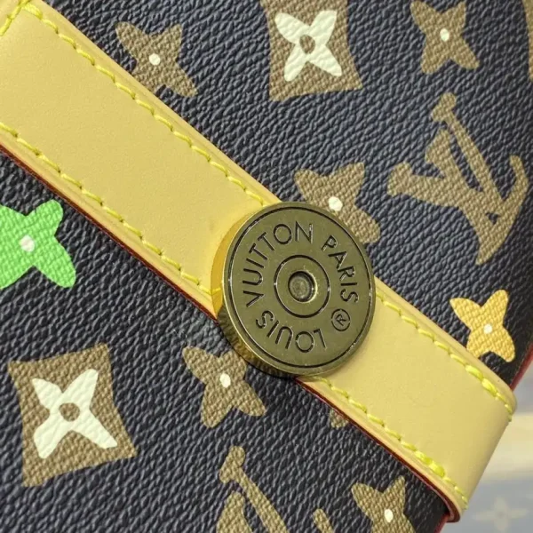 Louis Vuitton Envelope Messenger Bag - Image 4