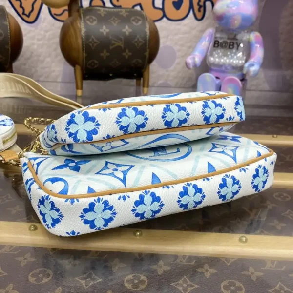 Louis Vuitton Multi Pochette Accessoires White Blue - Image 5