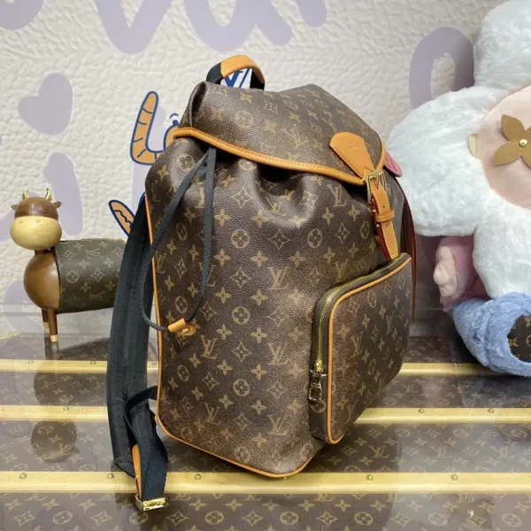 Louis Vuitton Montsouris Travel - Image 10