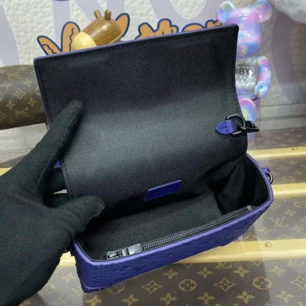 Louis Vuitton Steamer Wearable Wallet Blue - Image 6