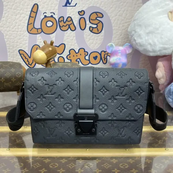 Louis Vuitton S-Cape Messenger Full Black