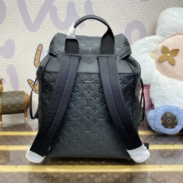 Louis Vuitton Montsouris Black - Image 10
