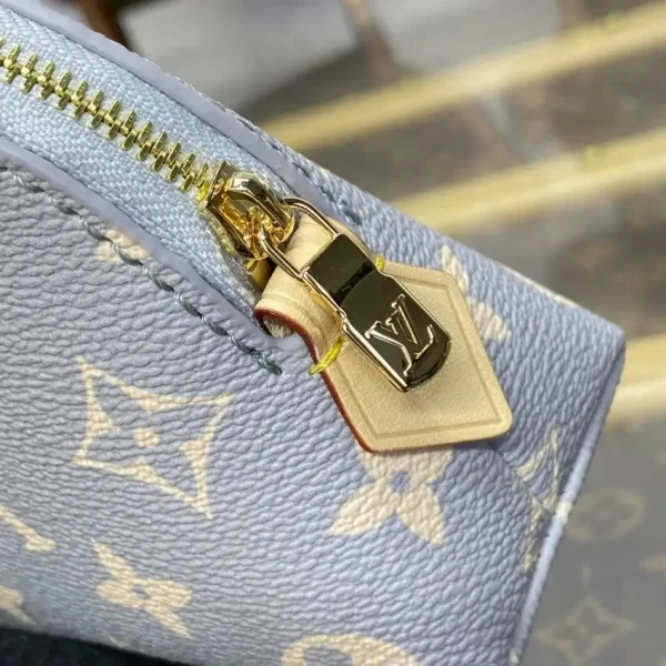 Louis Vuitton Pochette Cosmétique Grey - Image 5