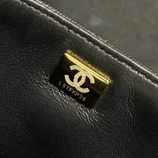 CHANEL 23k Kelly Handle 21cm - Image 6