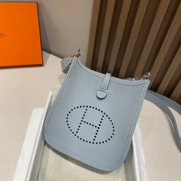 Hermes  Evelyne II TPM Linen BLue - Image 2