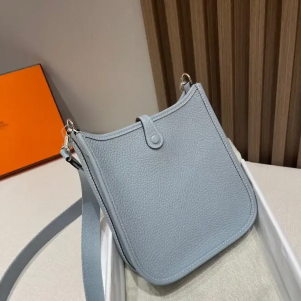 Hermes  Evelyne II TPM Linen BLue - Image 4