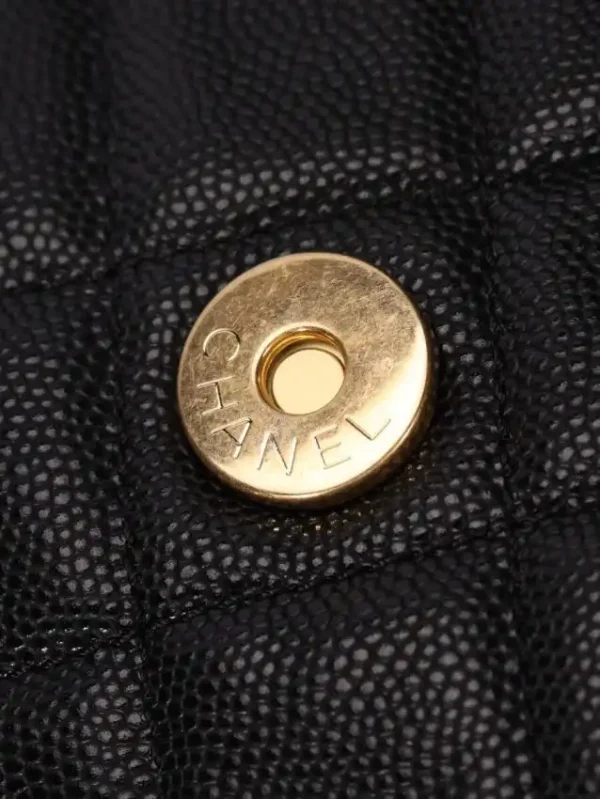CHANEL Hobo Medium Black - Image 9