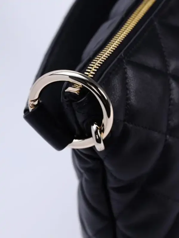 CHANEL 23B Hobo Underarm Bag - Image 5
