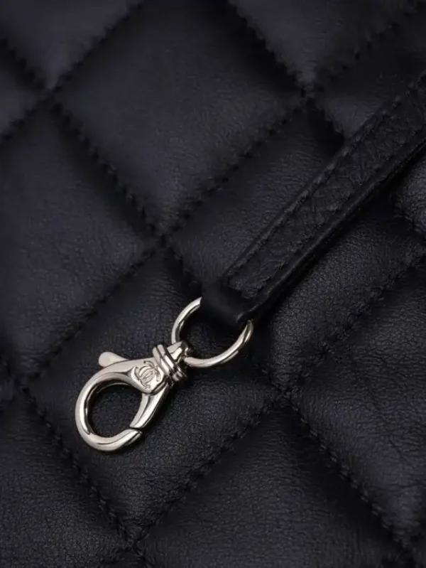 CHANEL 23B Hobo Underarm Bag - Image 7